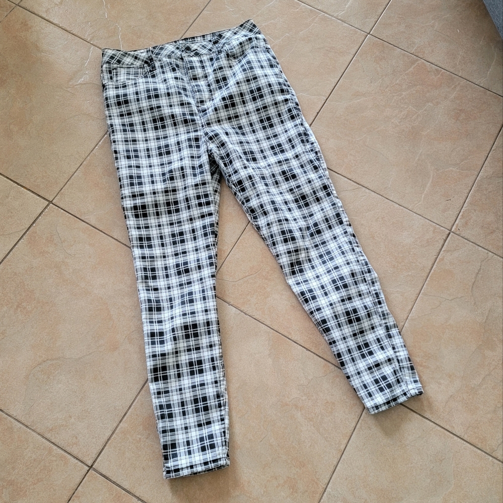 White & Black Plaid Hot Topic Jeggings
